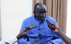 Transactions proposées par des « personnes susceptibles d’être impliquées dans des poursuites pénales »: Quand le Procureur de la Cour Suprême suscite la polémique !