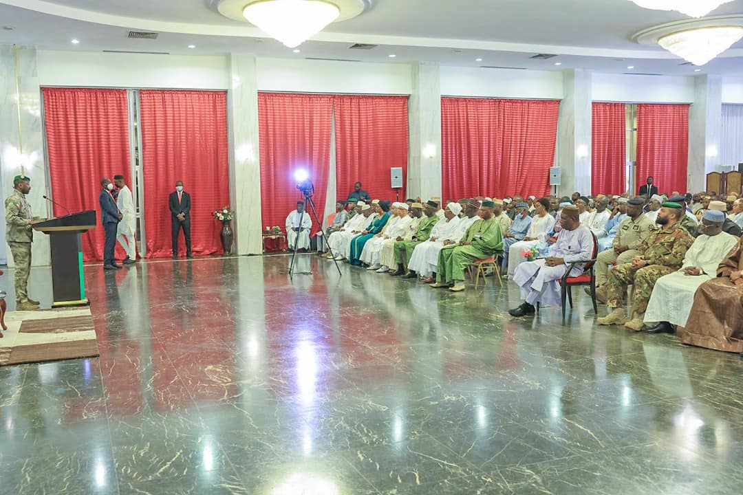 Nouvel An : Le personnel de la Présidence a présenté ses vœux au Président de la Transition