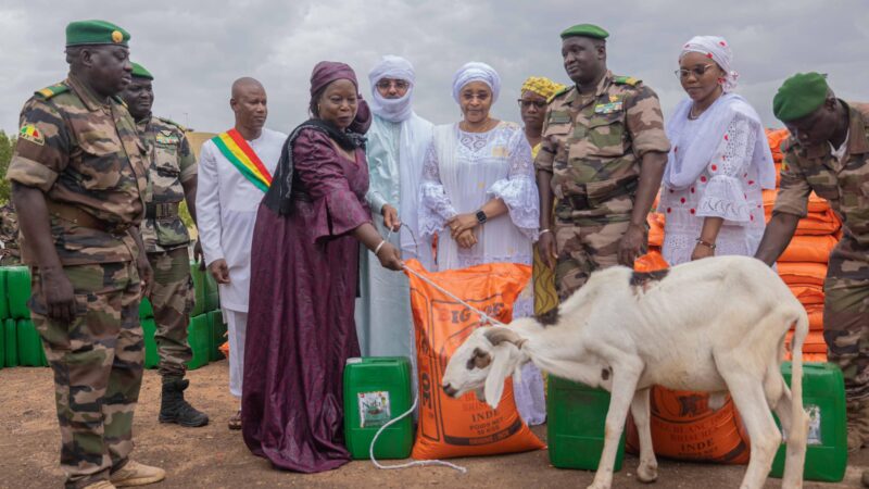 Opération Tabaski : Des kits alimentaires et des béliers pour les veuves et les orphelins du camp militaire de Kati