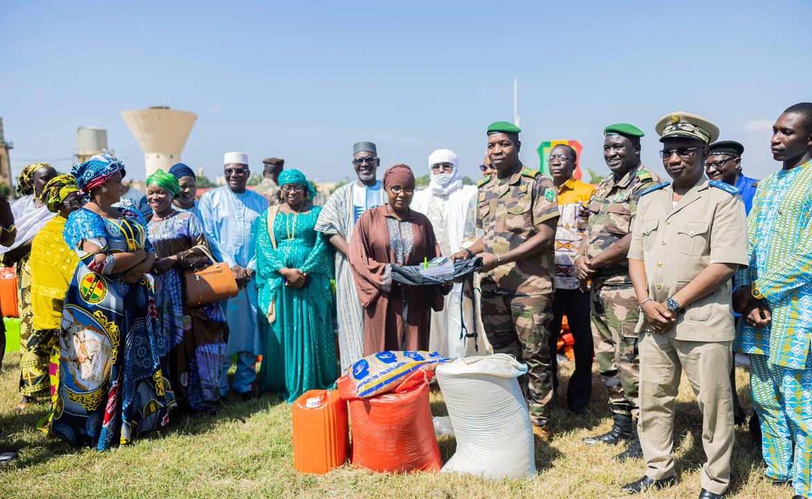 Présidence : Cérémonie de remise de kits alimentaires et scolaires aux veuves des militaires et paramilitaires de Kati