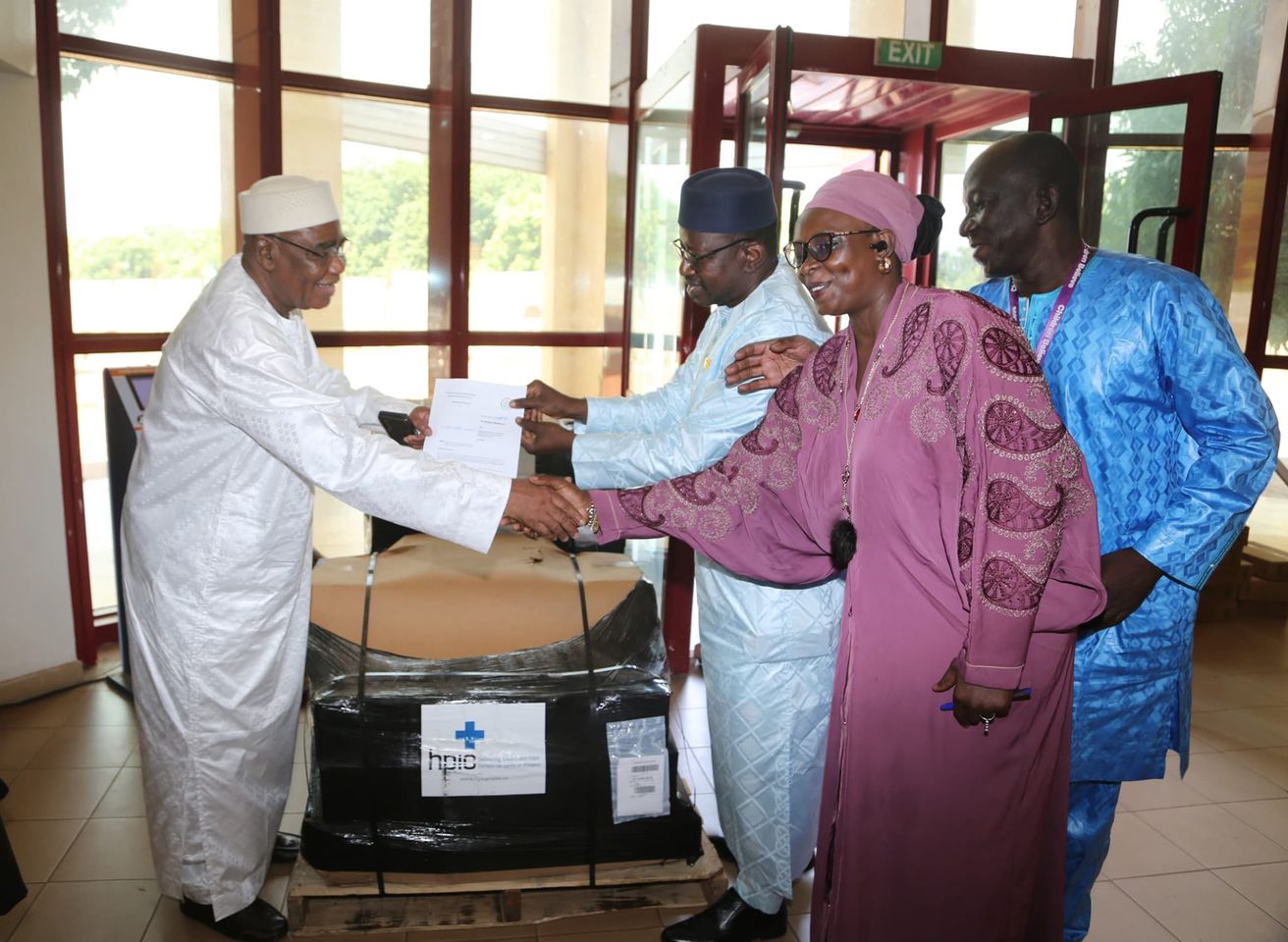 Solidarité agissante au MSDS : Donation d’une importante quantité de médicaments antibiotiques de première nécessité d’une valeur de plus 500 millions de Fcfa destinés aux populations