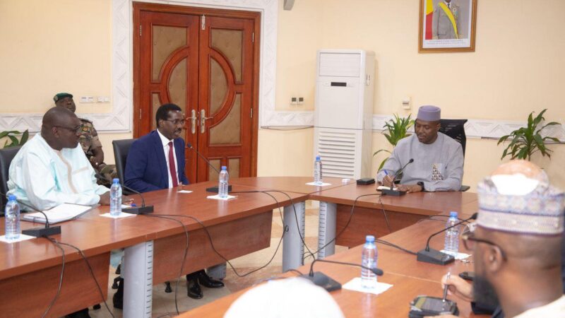 Audience à la Primature : Le PCA d’Orange Mali reçu par le Premier ministre