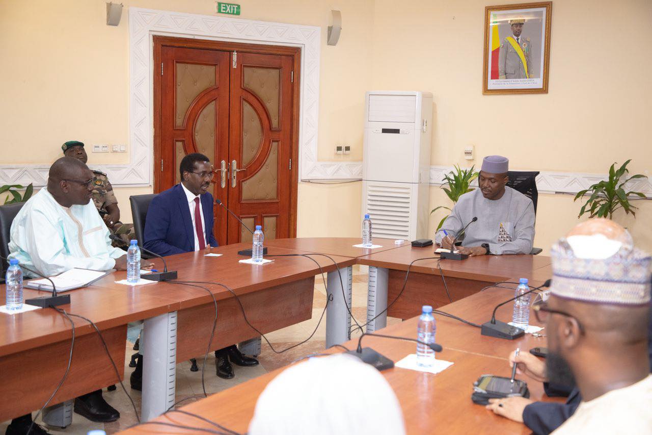 Audience à la Primature : Le PCA d’Orange Mali reçu par le Premier ministre