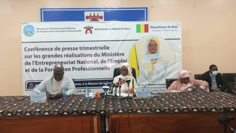 Emplois : Le ministre Oumou Sall Seck fait les points des réalisations trimestrielles