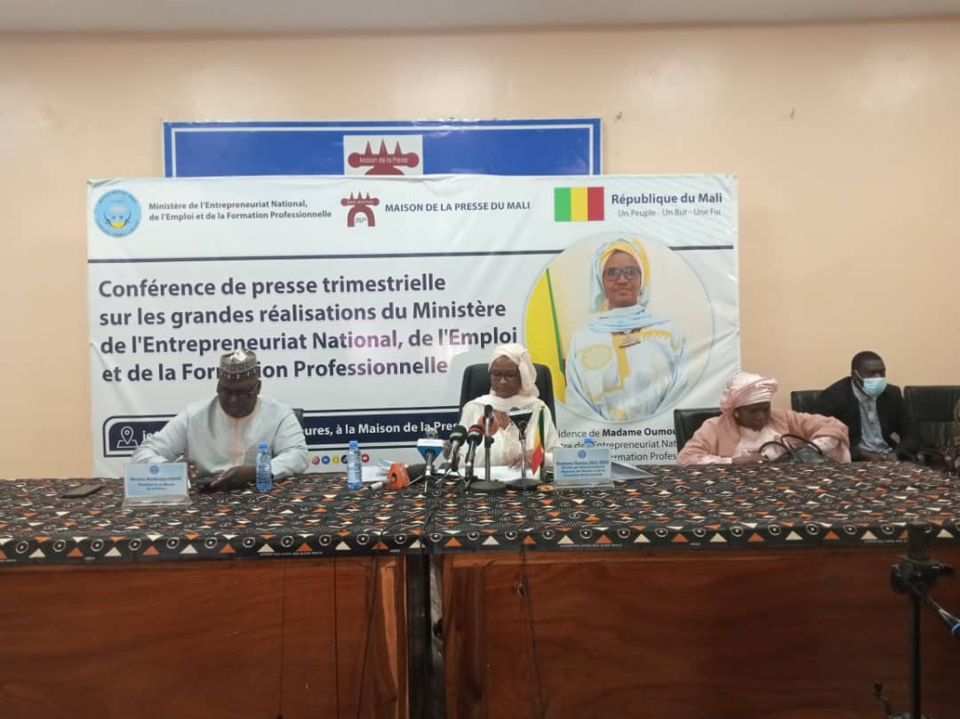 Emplois : Le ministre Oumou Sall Seck fait les points des réalisations trimestrielles