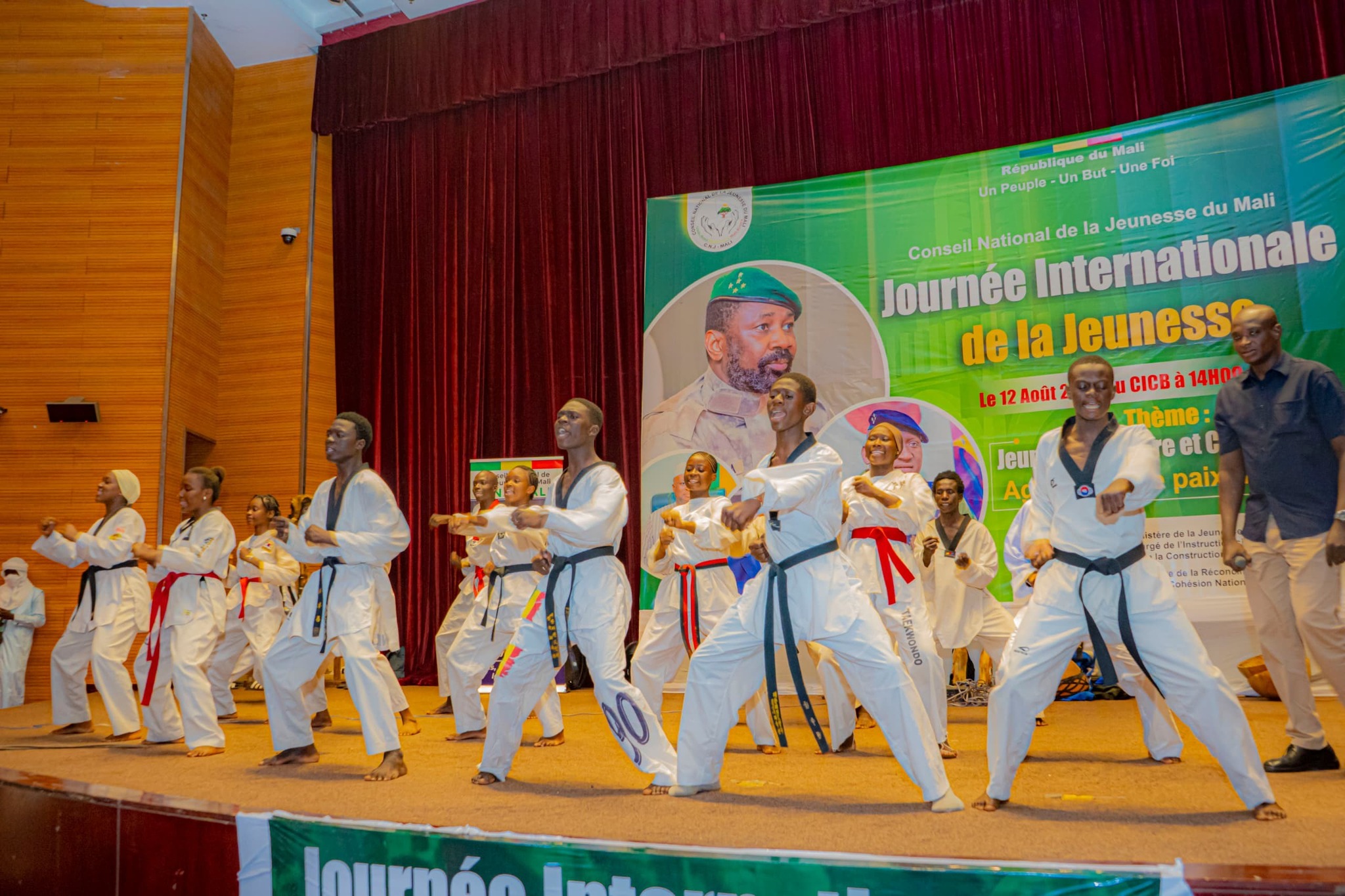 Journée internationale de la jeunesse : La touche de ministre Assa Badiallo Touré