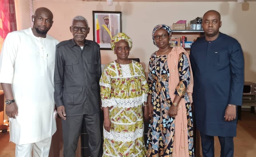 INPS : Visite de courtoisie du Président des maliens du Congo Brazzaville à la DRE