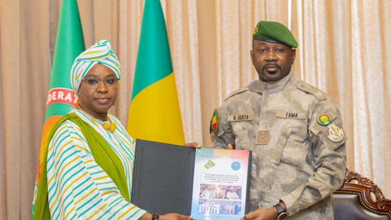 Koulouba : Le rapport général des États généraux sur la situation de la famille remise au Président de la Transition