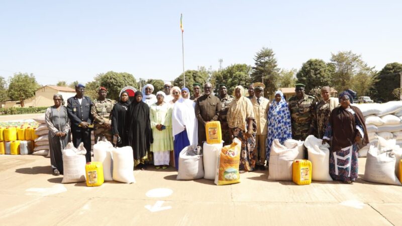 ŒUVRES SOCIALES DU PRÉSIDENT DE LA TRANSITION : 800 kits alimentaires remis aux veuves et orphelins des militaires et paramilitaires