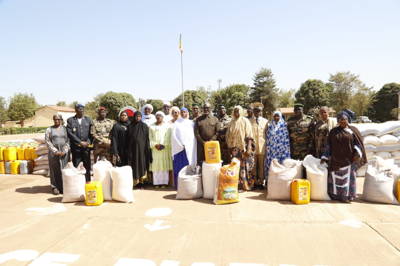 ŒUVRES SOCIALES DU PRÉSIDENT DE LA TRANSITION : 800 kits alimentaires remis aux veuves et orphelins des militaires et paramilitaires