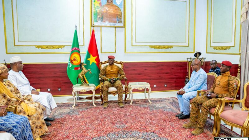 𝐄𝐧 𝐦𝐚𝐫𝐠𝐞 𝐝𝐮 𝐅𝐎𝐍𝐀𝐅𝐈𝐒 𝐚̀ 𝐎𝐮𝐚𝐠𝐚𝐝𝐨𝐮𝐠𝐨𝐮 : 𝐥𝐞𝐬 𝐦𝐢𝐧𝐢𝐬𝐭𝐫𝐞𝐬 𝐚𝐟𝐫𝐢𝐜𝐚𝐢𝐧𝐬 𝐝𝐞 𝐥𝐚 𝐒𝐚𝐧𝐭𝐞́ 𝐫𝐞𝐜̧𝐮𝐬 𝐞𝐧 𝐚𝐮𝐝𝐢𝐞𝐧𝐜𝐞 𝐩𝐚𝐫 𝐥𝐞 𝐏𝐫𝐞́𝐬𝐢𝐝𝐞𝐧𝐭 𝐝𝐮 𝐅𝐚𝐬𝐨.