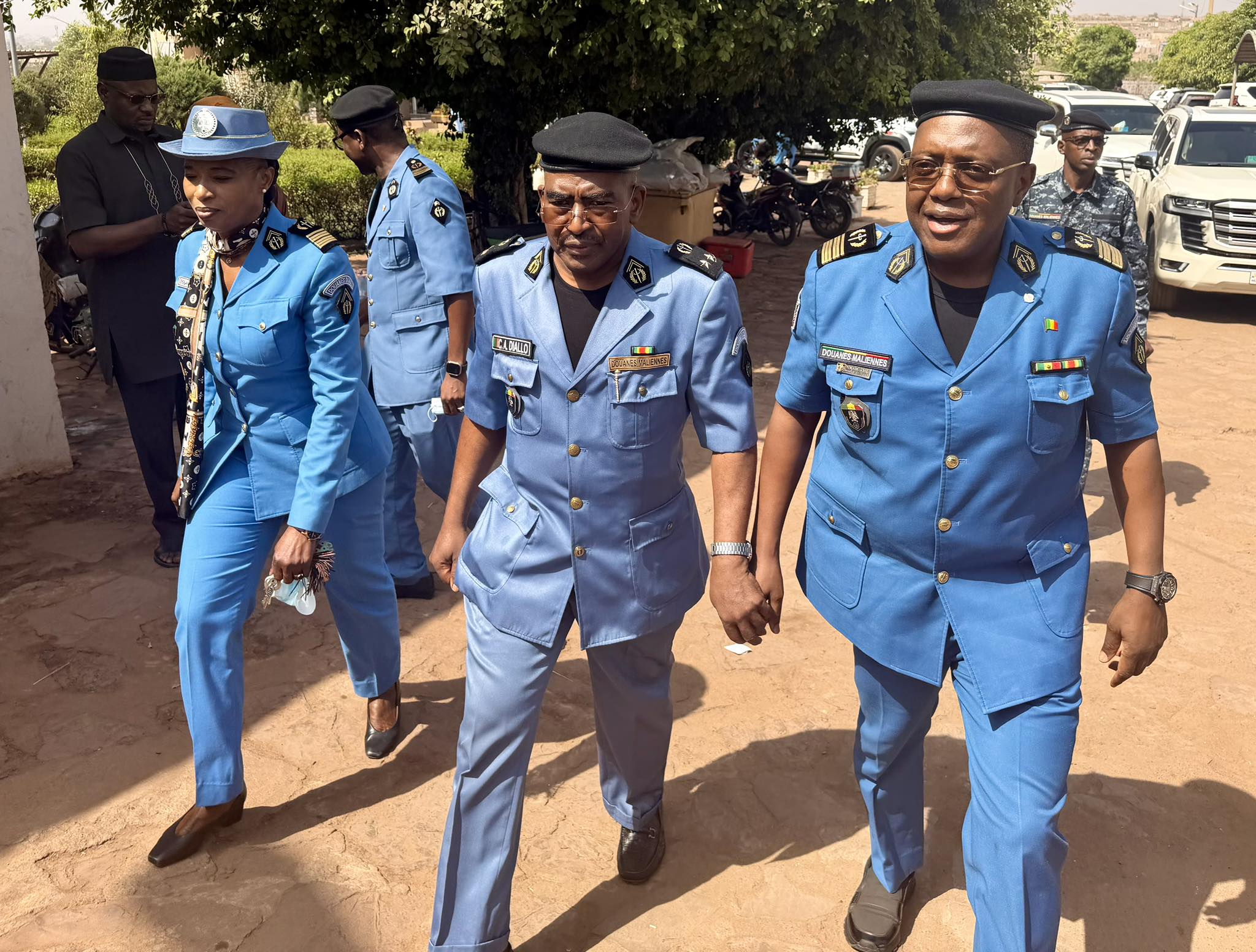 Bureau des Produits Pétroliers : La haute hiérarchie des Douanes accueille un convoi exceptionnel de 790 citernes