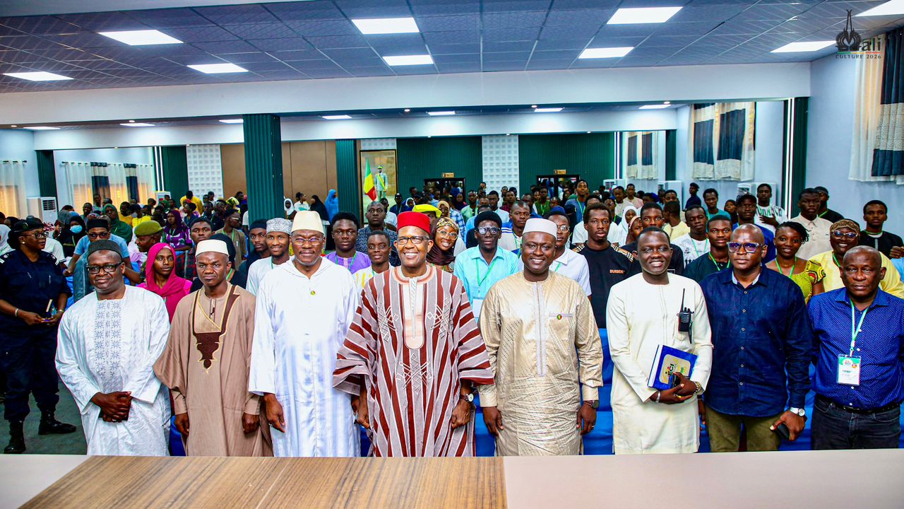 Programme ‘’A l’école de la citoyenneté’’ : Le ministre Daffé échange avec la jeunesse sur les avaleurs sociétales du Mali