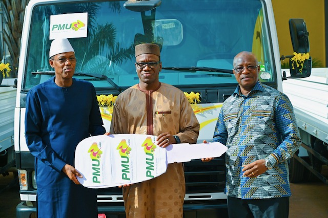 Assainissement urbain : Le PMU Mali fait un don de trois camions bennes au MATD