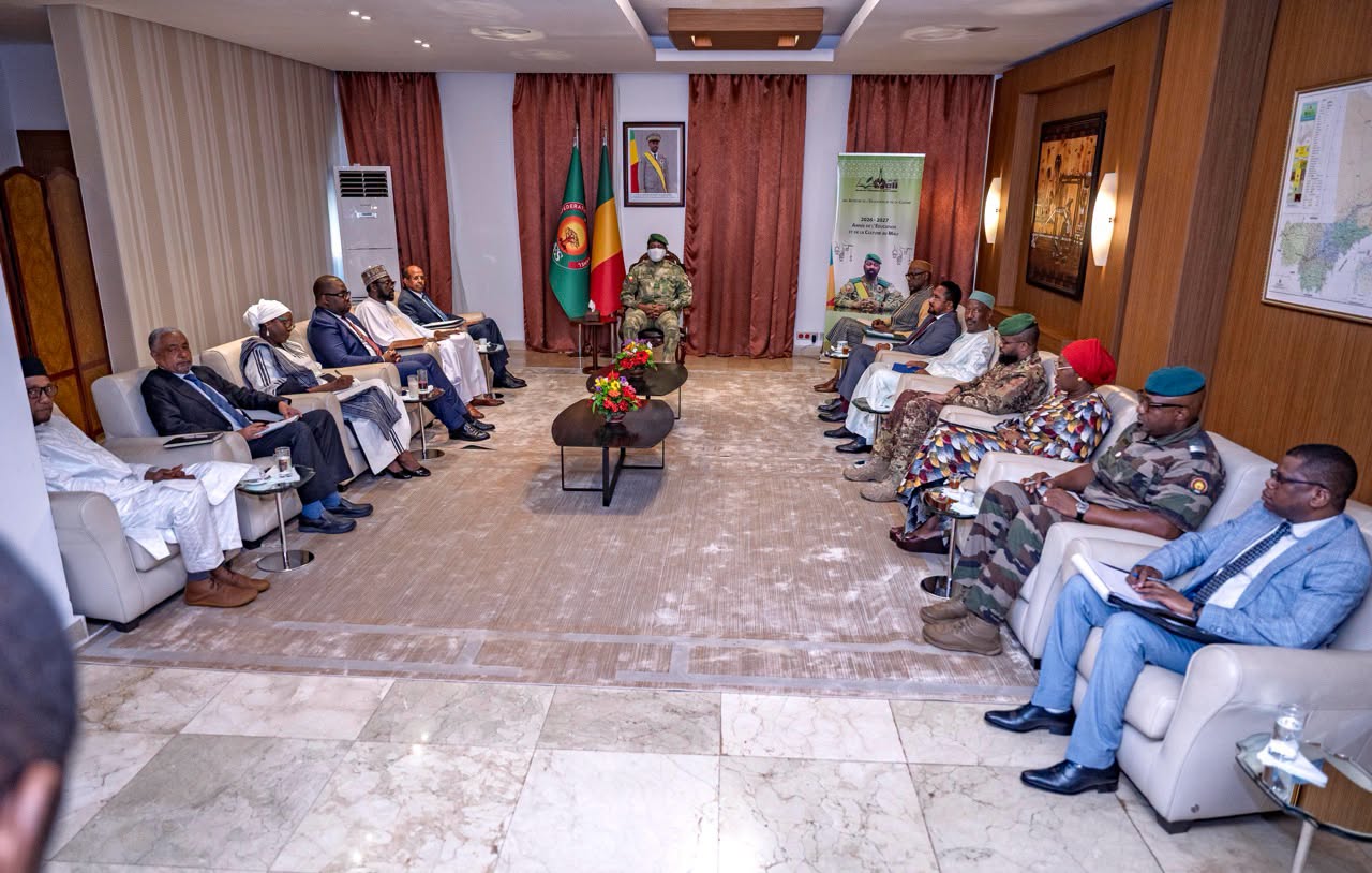 Diplomatie : Le Président de la Transition reçoit le Président de la Commission de l’Union africaine