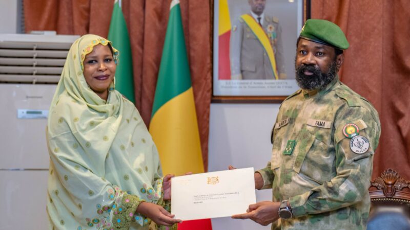 KOULOUBA : Le Président GOÏTA reçoit l’envoyée spéciale du Maréchal DEBY